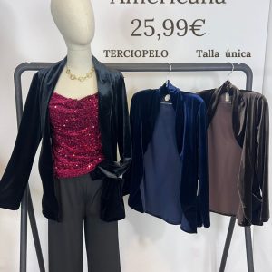 Americana terciopelo lisa abierta