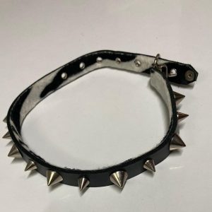 COLLAR FORRO INTERIOR CEBRA CON PINCHOS
