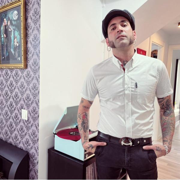 CAMISA BLANCA DE MANGA CORTA HARD TO HANDLE