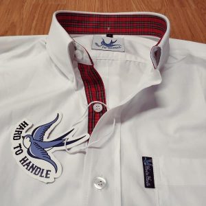 CAMISA BLANCA DE MANGA LARGA HARD TO HANDLE