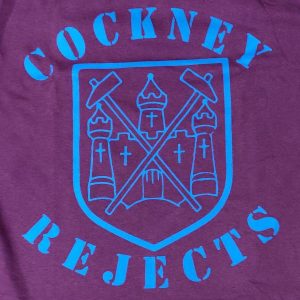 CAMISETA CHICA COCKNEY REJECTS GRANATE ESCUDO